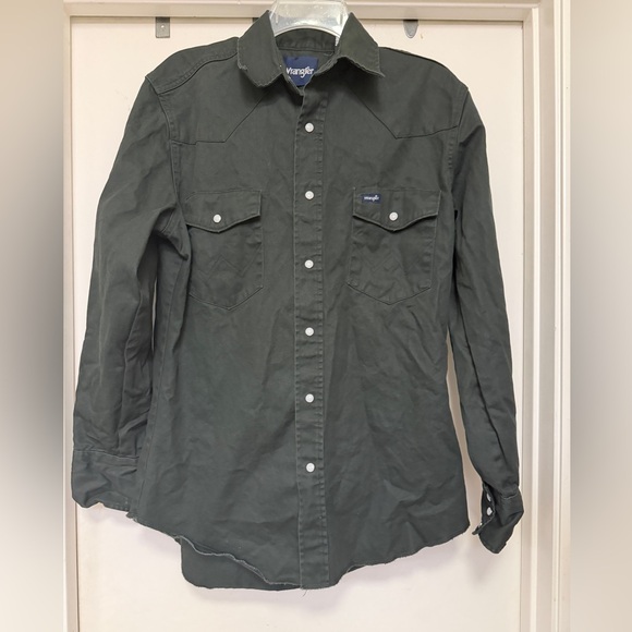 Wrangler Men’s pearl snap Western button-down - size M - dark green